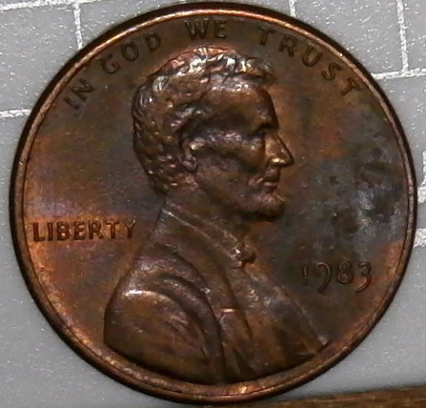 1983-P-Lincoln-Memorial-Cent--Die-Crack-And-Retained-Interior-Die-Break